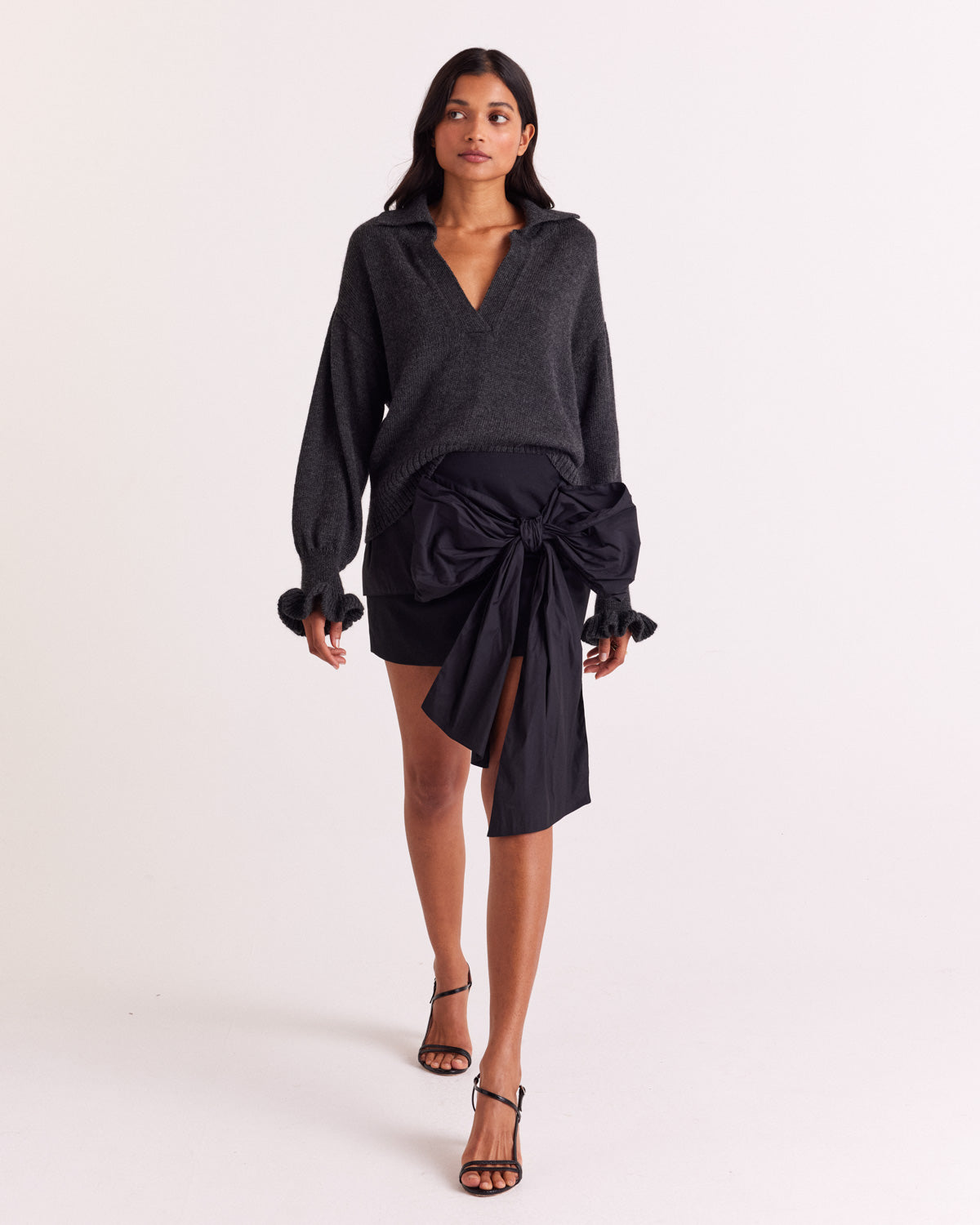 Dark heather grey Ophy sweater