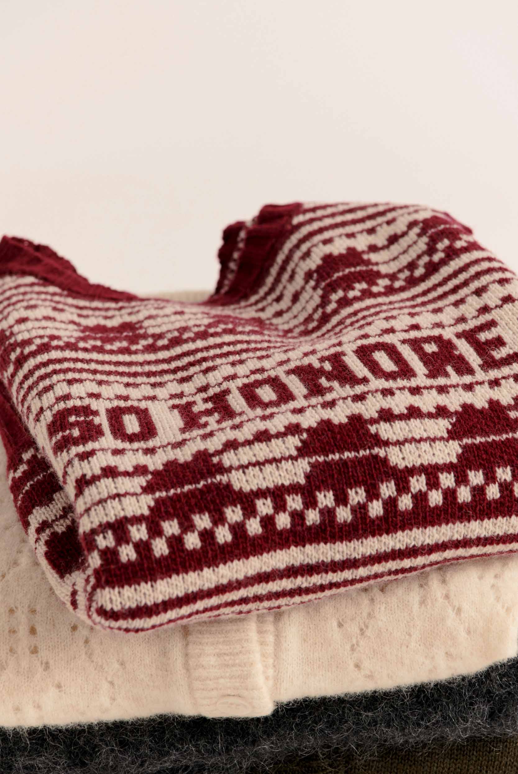 Burgundy and beige Kurt sweater