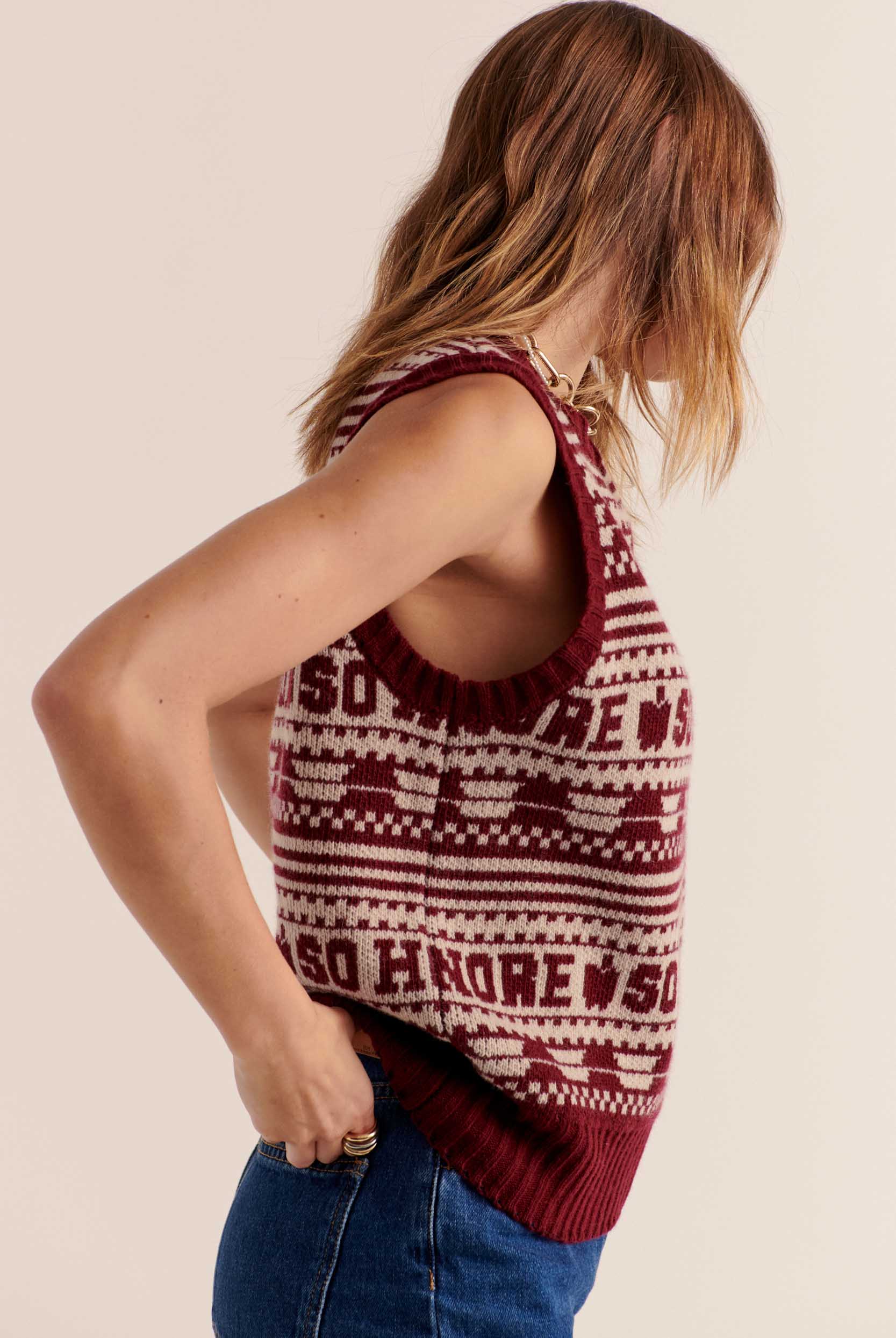 Burgundy and beige Kurt sweater